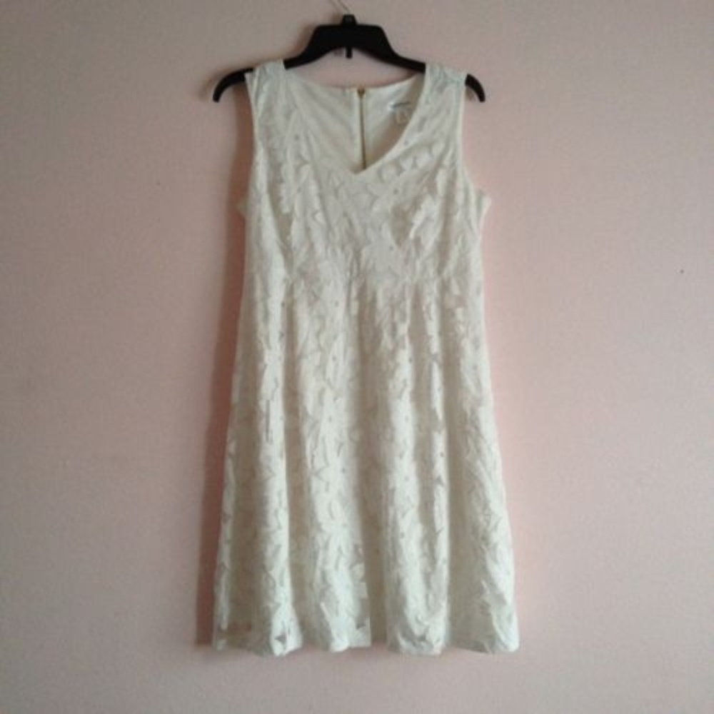 Motherhood maternity off white lace dress